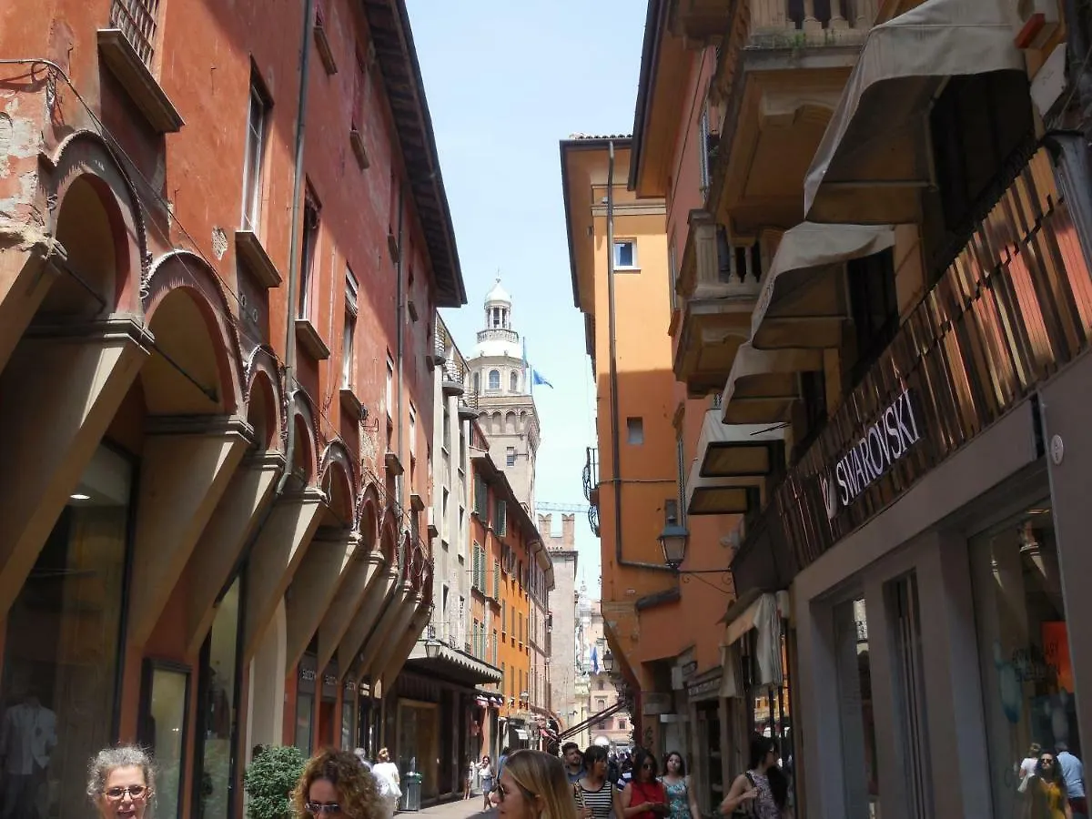 D\'Azeglio 16の連絡先